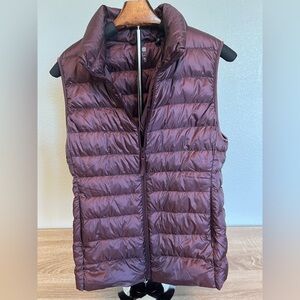UNIQLO Ultra Soft Puffer Vest Lightweight Purple - Medium includes packing pouch